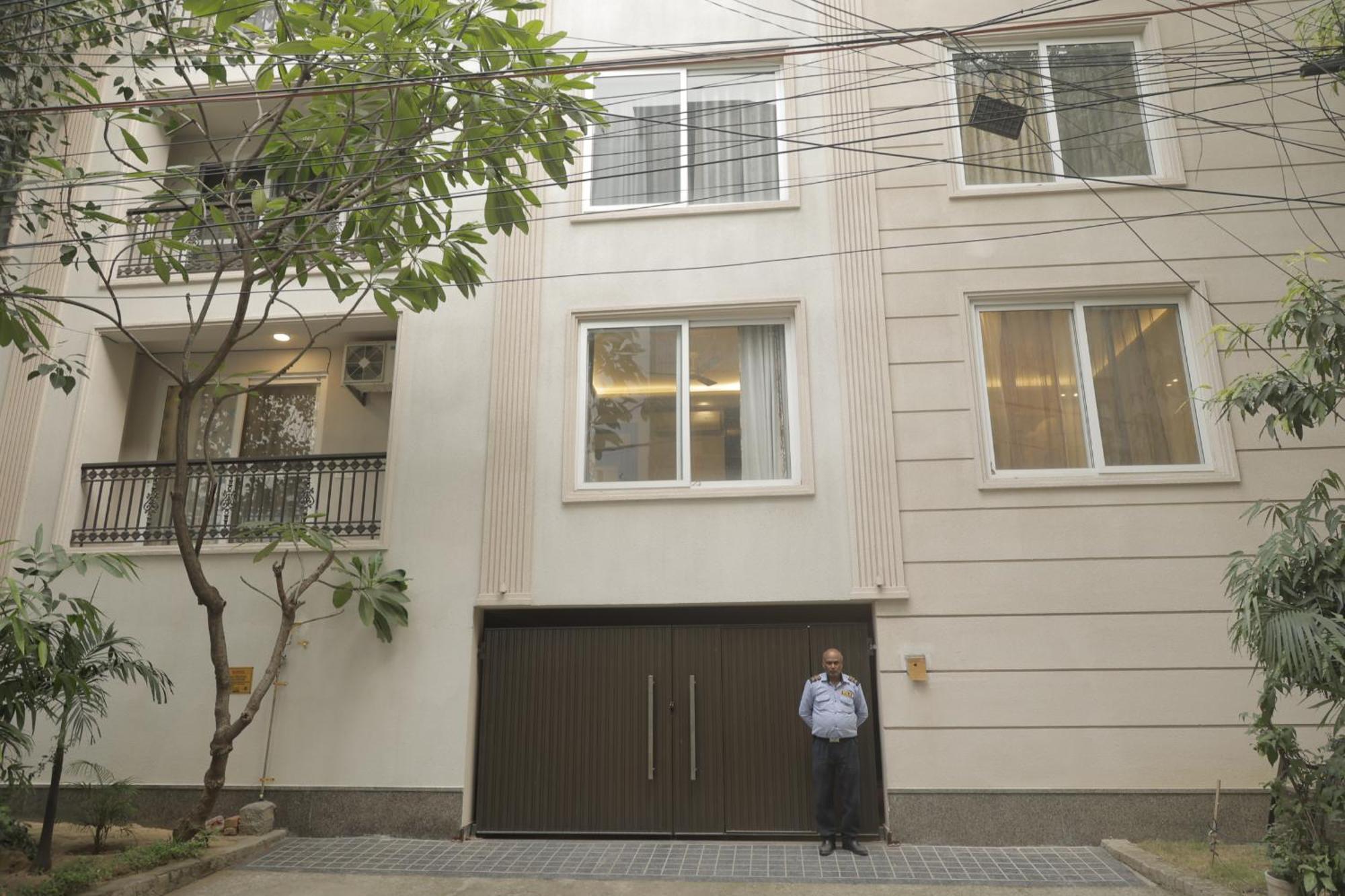 Under My Roof Superio Bed & Breakfast New Delhi Bagian luar foto
