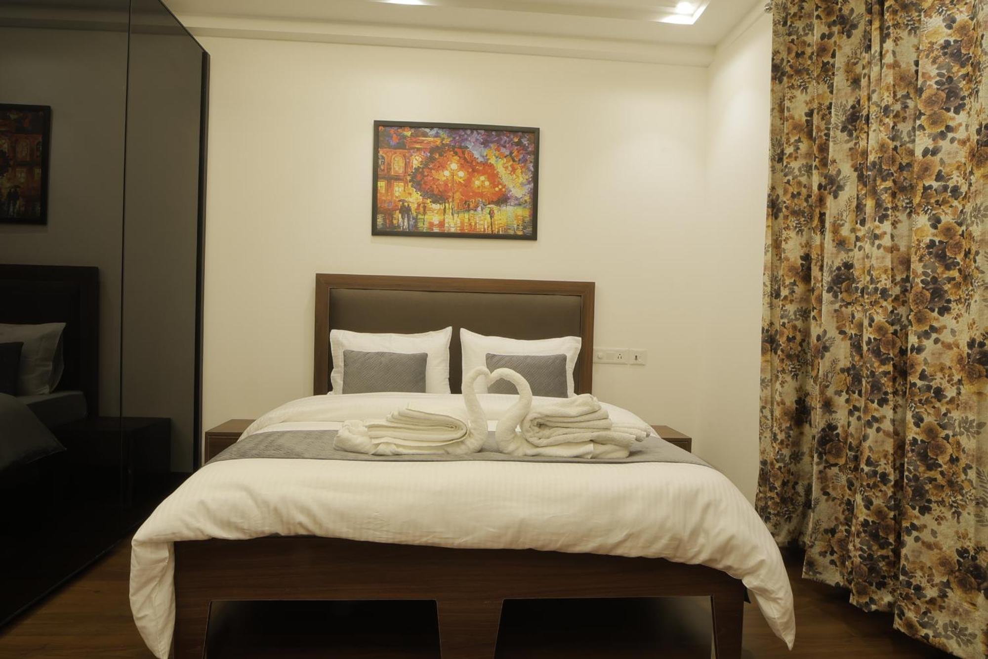 Under My Roof Superio Bed & Breakfast New Delhi Bagian luar foto