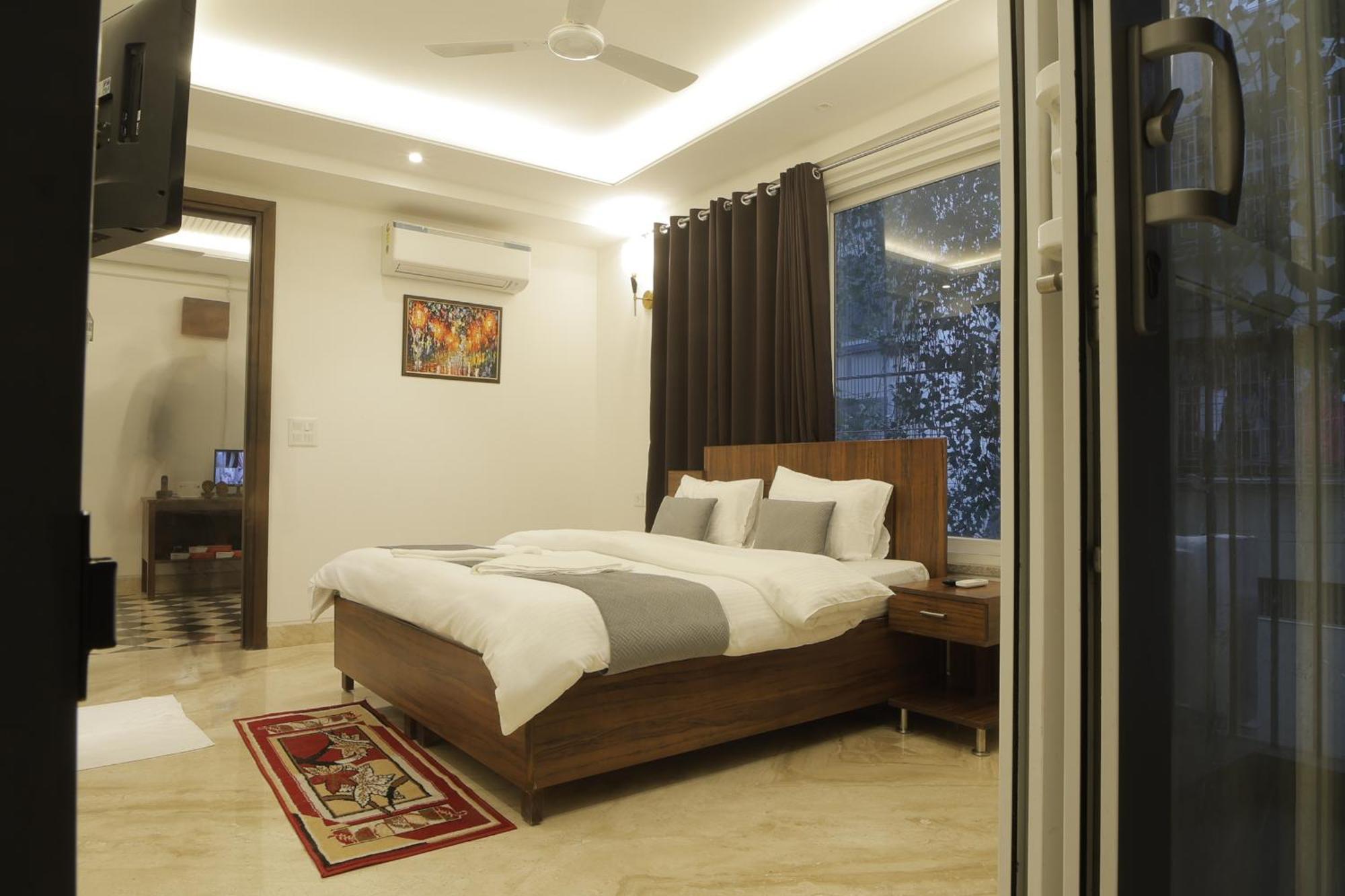Under My Roof Superio Bed & Breakfast New Delhi Bagian luar foto