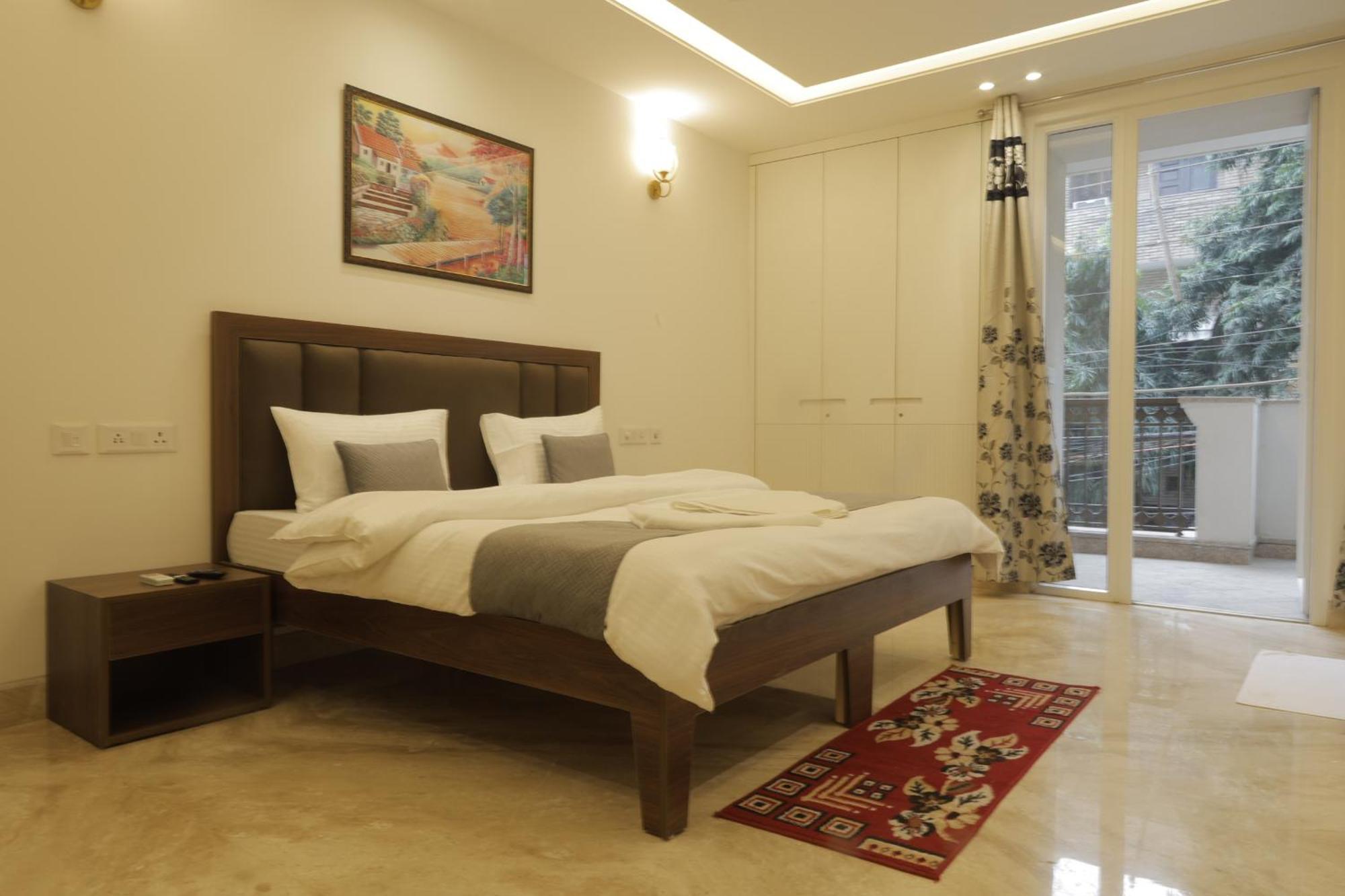 Under My Roof Superio Bed & Breakfast New Delhi Bagian luar foto
